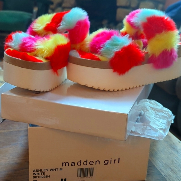 Madden colorful platforms size 7 - Picture 3 of 5